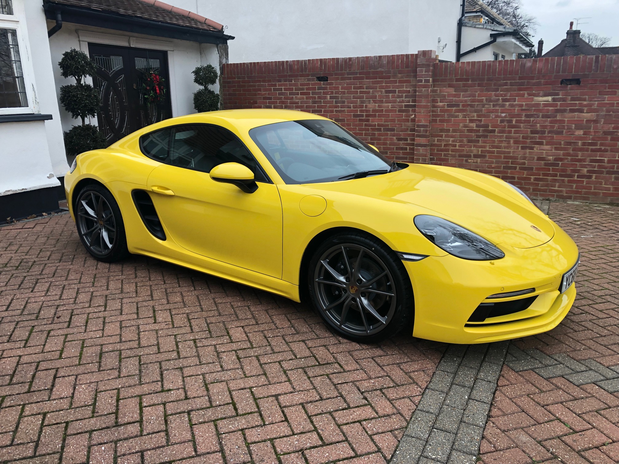 Cayman 718